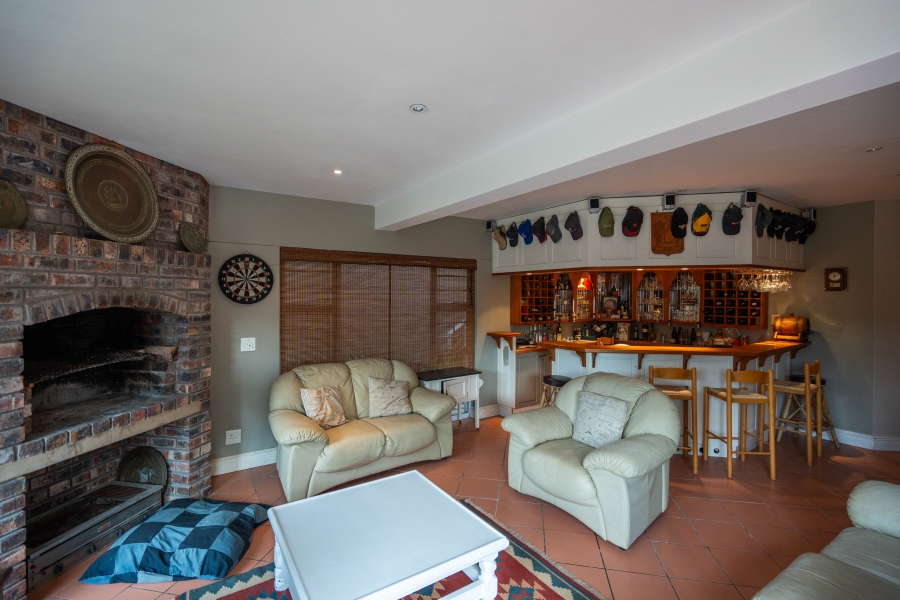 5 Bedroom Property for Sale in Seafield Eastern Cape